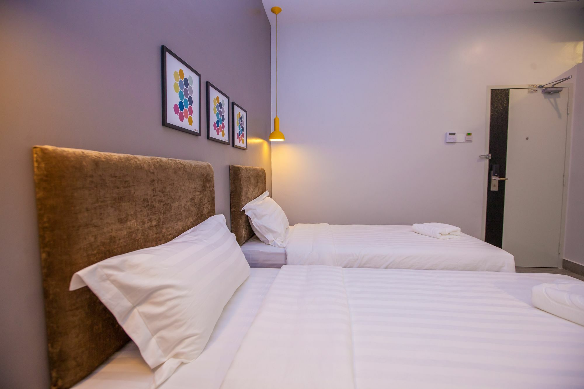 Bzz Hotel Секудаи Экстерьер фото